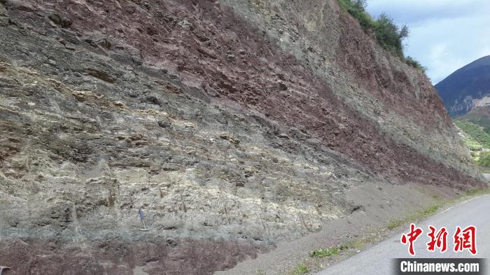 青藏高原東部始新世熱魯盆地的湖相沉積?！≈锌圃呵嗖馗咴?供圖