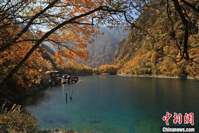 松坪溝風(fēng)光?！⑼?攝