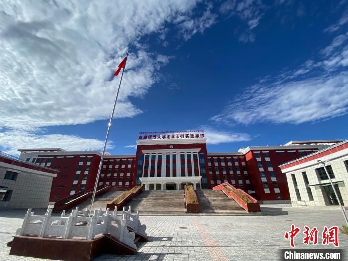 瀾滄江畔開出“教育格?；ā保含F(xiàn)代教育和生態(tài)教育并重