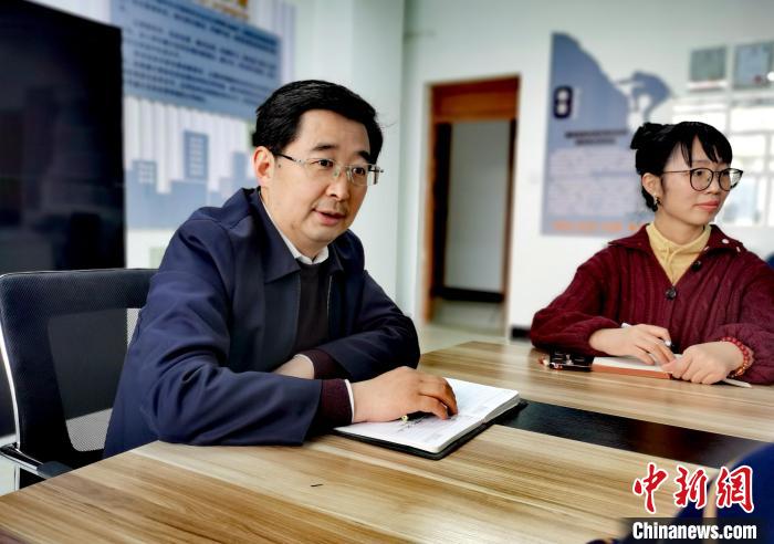 （兩會(huì)聲音）全國(guó)政協(xié)委員趙海興：師者為師亦為范，建議設(shè)教師理想信念教育基地