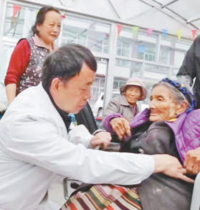 傾情助人，守護(hù)鄉(xiāng)親健康