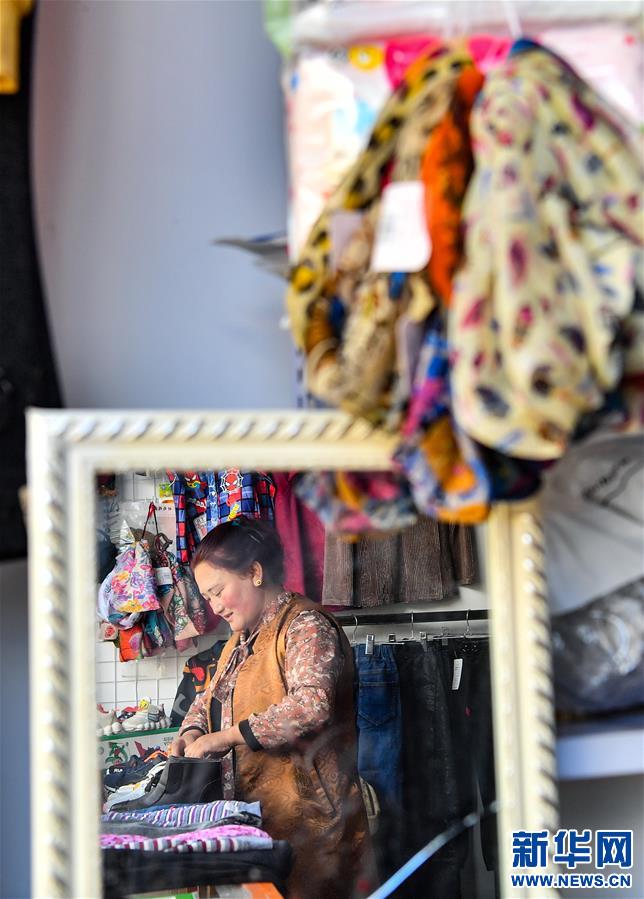 (決戰(zhàn)決勝脫貧攻堅·圖文互動)(4)搬出來的“幸福村”