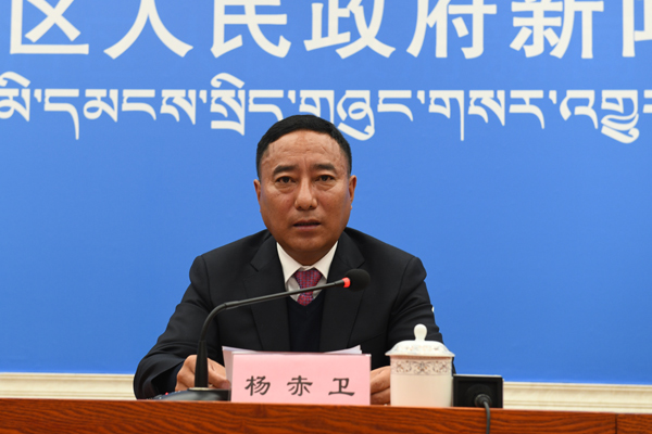 楊赤衛(wèi) 林芝市常委、政府副市長.JPG