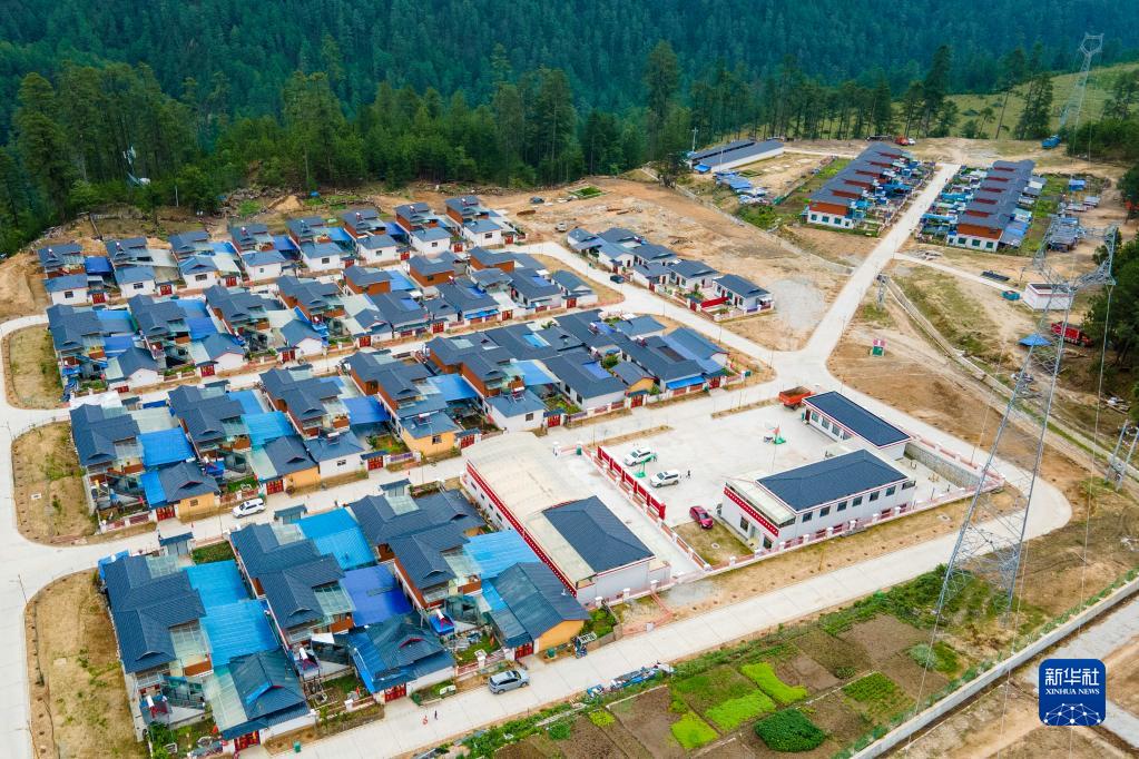 西藏林芝：易地搬遷，迎來幸福新生活