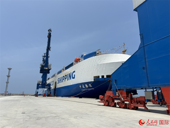 當(dāng)?shù)貢r(shí)間11月15日，停靠在錢凱港的船只。人民網(wǎng)記者 周雨攝