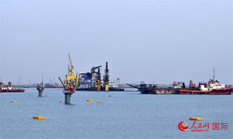 祖拜爾海底隧道施工場景。人民網(wǎng)記者管克江攝