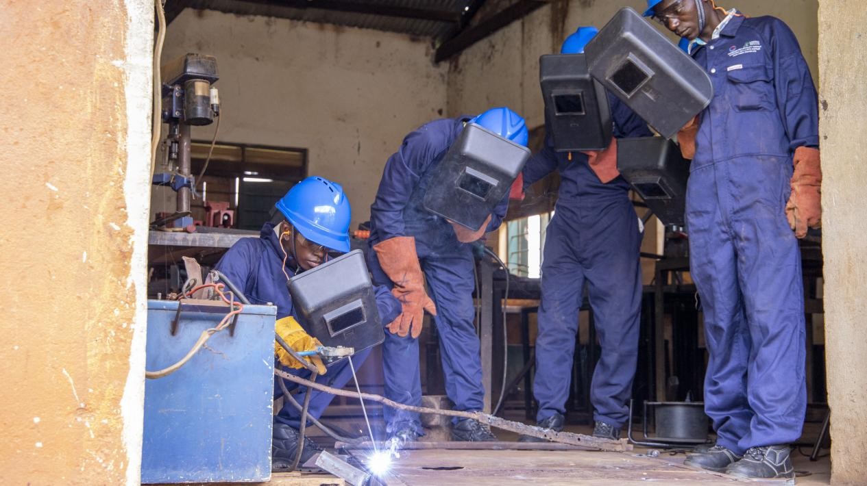 納迦與其他青年在接受技能培訓(xùn)。田雨攝