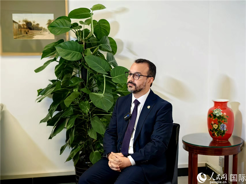 巴西文化部副部長(zhǎng)卡西修斯·羅薩接受人民網(wǎng)專訪。人民網(wǎng)記者 符園園攝