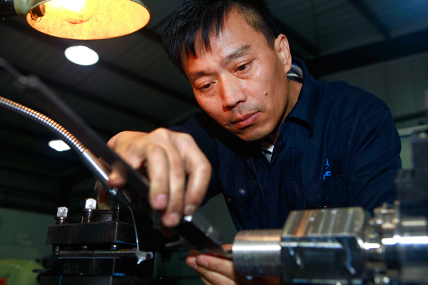 工作中的張世軍。受訪者供圖