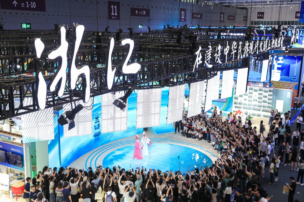 越劇《梁?！穫涫軈⒄褂^眾喜愛(ài)。主辦方供圖