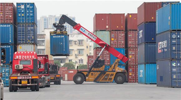 02 西部陸海新通重慶無水港。華龍網(wǎng) 通訊員郭晉 攝