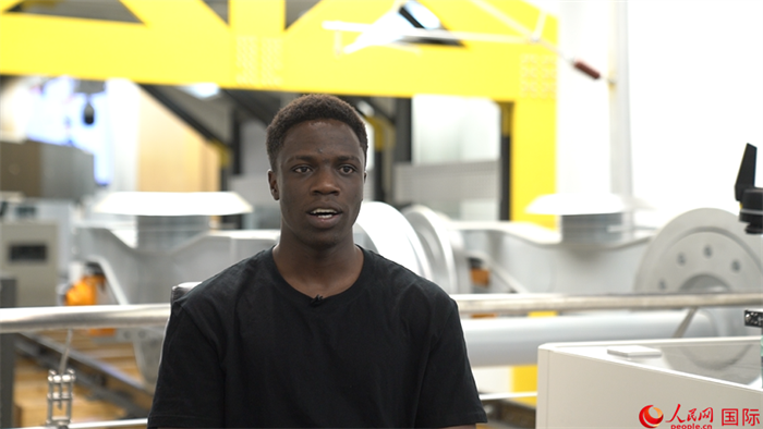 北京交通大學肯尼亞籍留學生阿布接受人民網(wǎng)采訪。人民網(wǎng) 周琳佳 攝