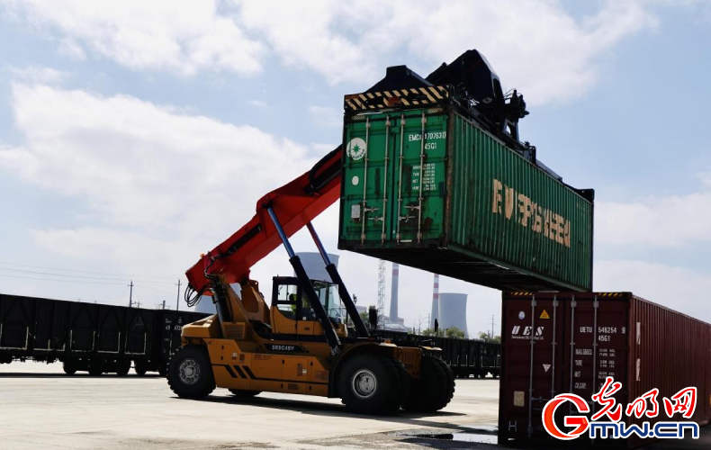 發(fā)現(xiàn)最美鐵路｜鐵龍奔騰！抒寫中歐班列草原絲路新篇章