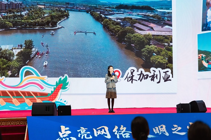 果小桃分享《照亮鄉(xiāng)土,連接世界》