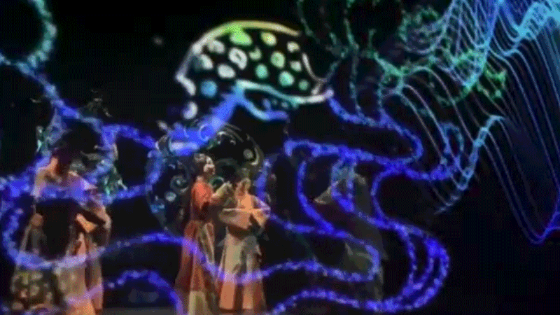 馬王堆復(fù)原動(dòng)態(tài)展《一念·辛追夢(mèng)》以多媒體視覺(jué)影像，為觀眾提供沉浸式視聽(tīng)感受。