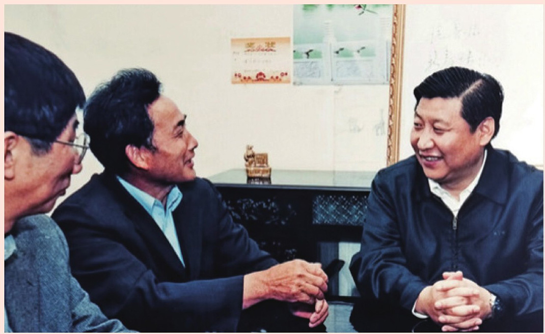 2003年4月24日，時(shí)任浙江省委書(shū)記習(xí)近平在浙江下姜村調(diào)研。