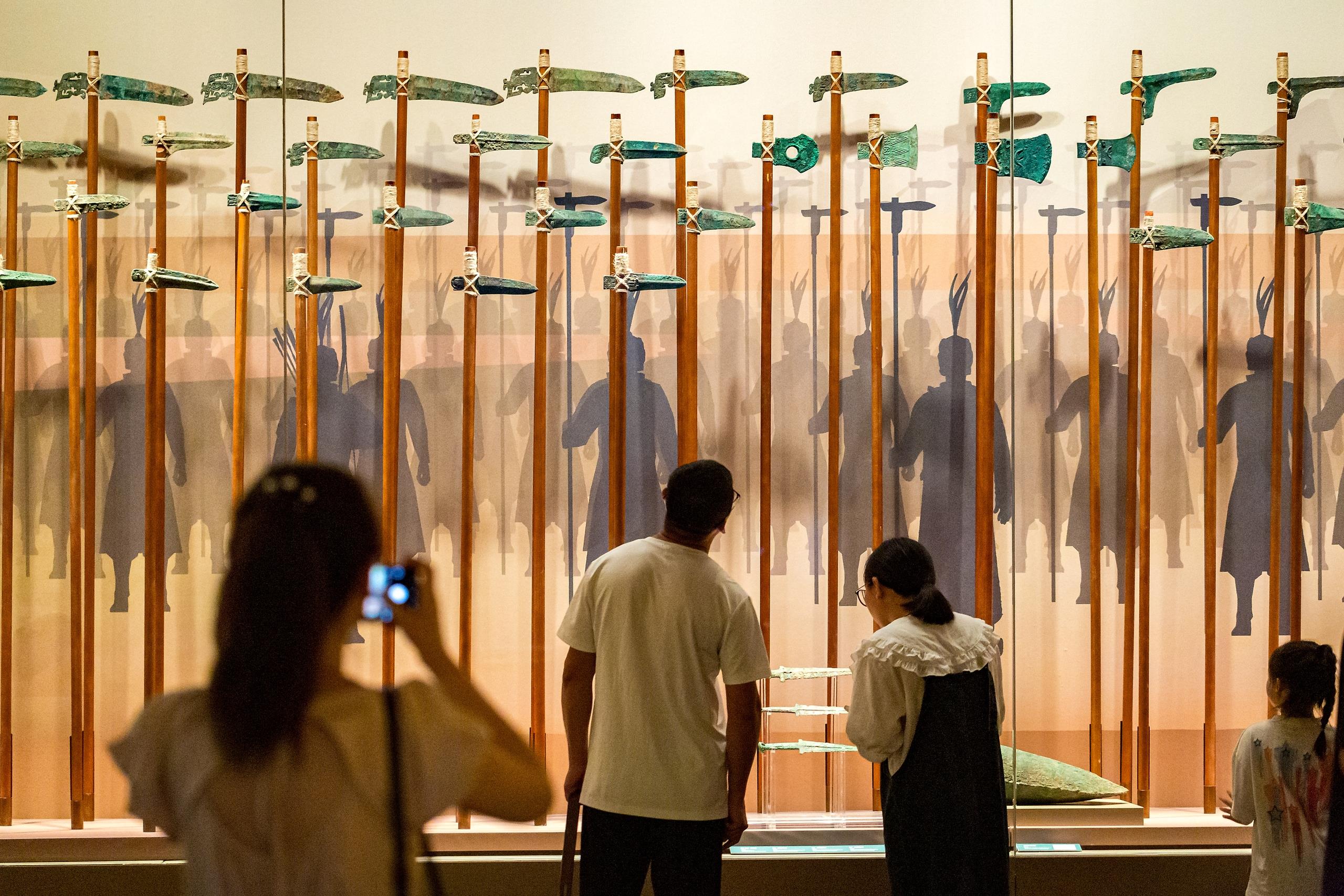 △2024年8月25日，游客在河南省安陽(yáng)市殷墟博物館參觀。