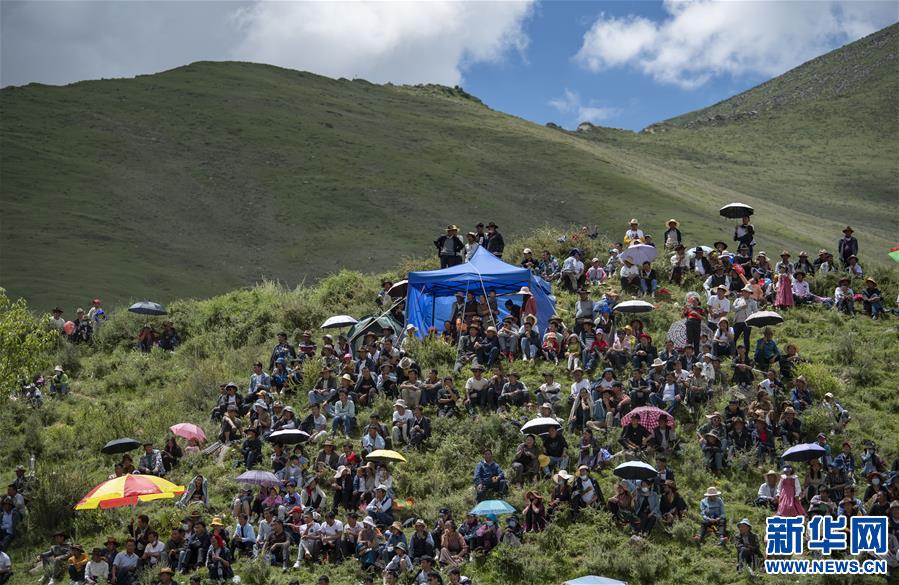 (體育)(5)西藏曲水:山村賽馬