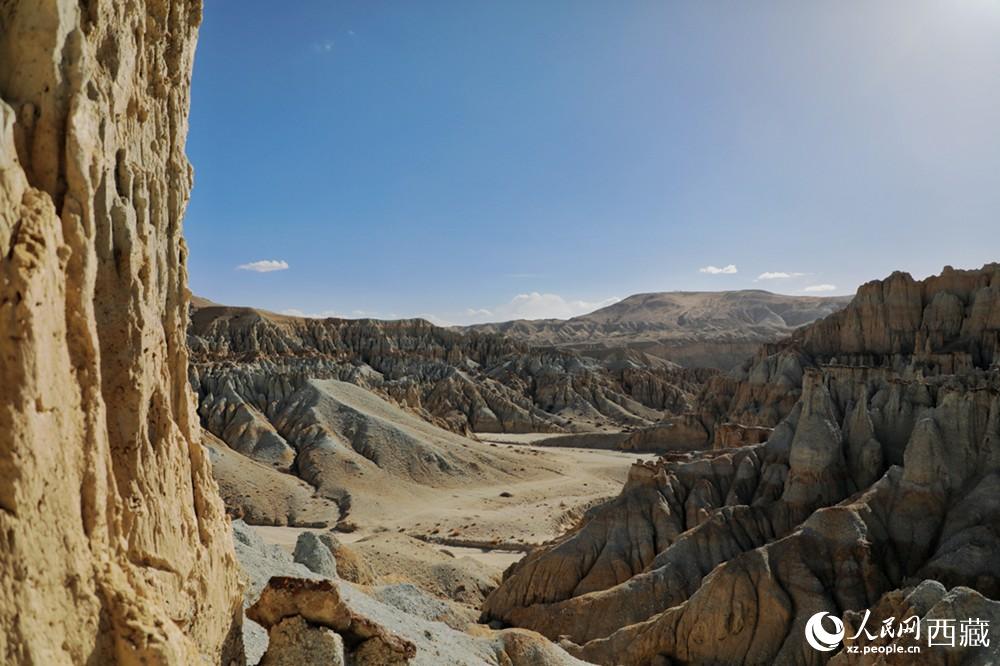 傍晚的札達(dá)土林。人民網(wǎng) 李海霞攝