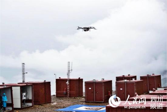 四川甘孜雅江縣引入無人機運輸，拓寬群眾致富增收新渠道。（圖片由雅江縣委宣傳部提供）