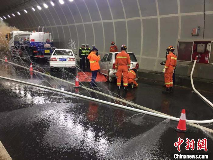 青藏高原“公路衛(wèi)士”:月均巡線三千公里工作“單調(diào)而重要”