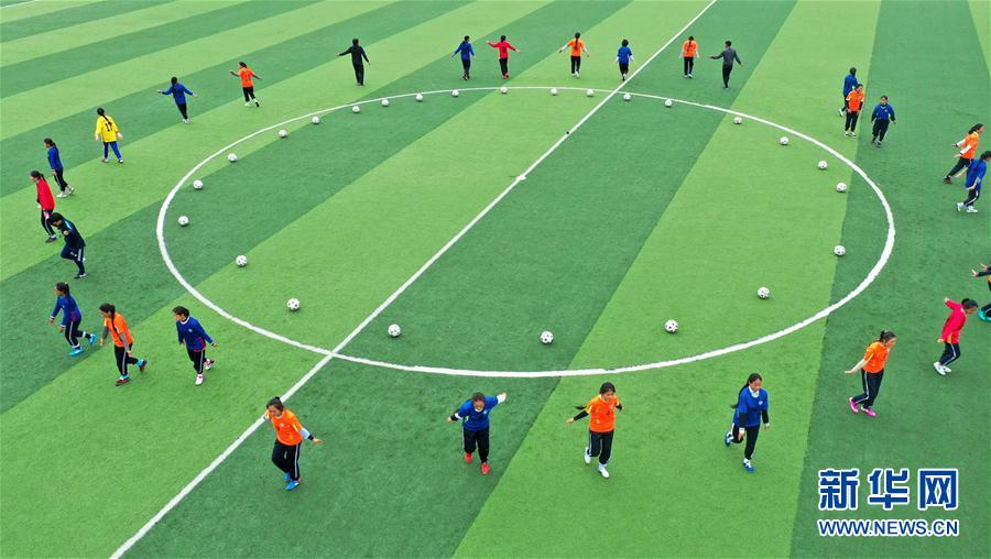 （體育·專題）（19）足球——踢球吧！草原女孩