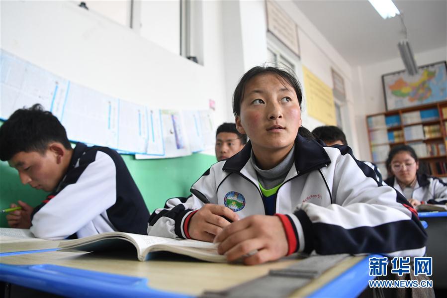 （體育·專題）（21）足球——踢球吧！草原女孩