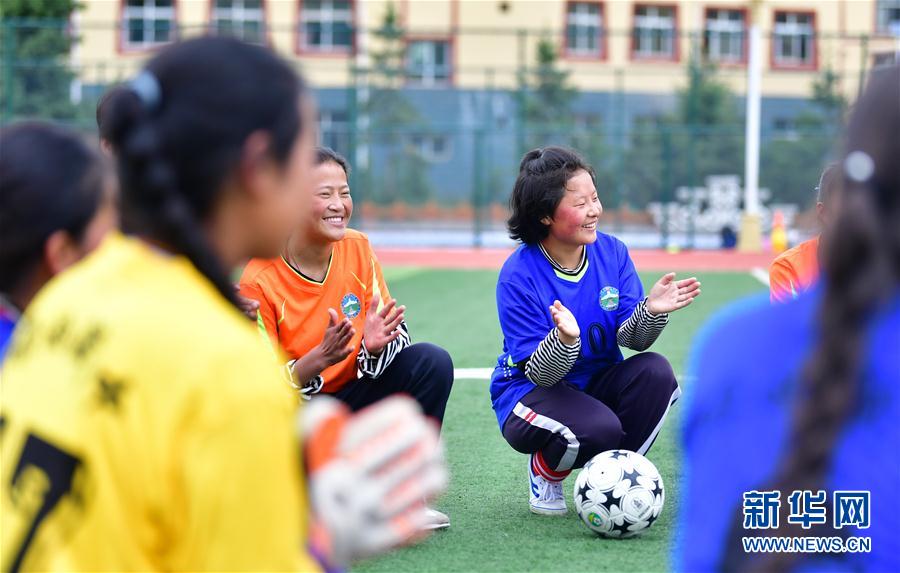 （體育·專題）（15）足球——踢球吧！草原女孩