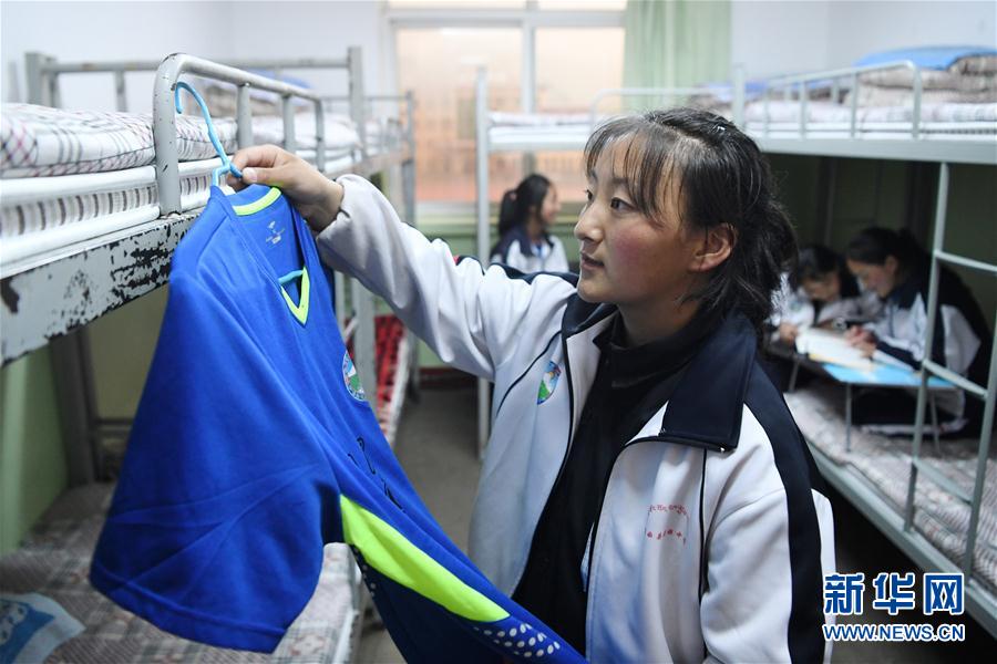 （體育·專題）（24）足球——踢球吧！草原女孩