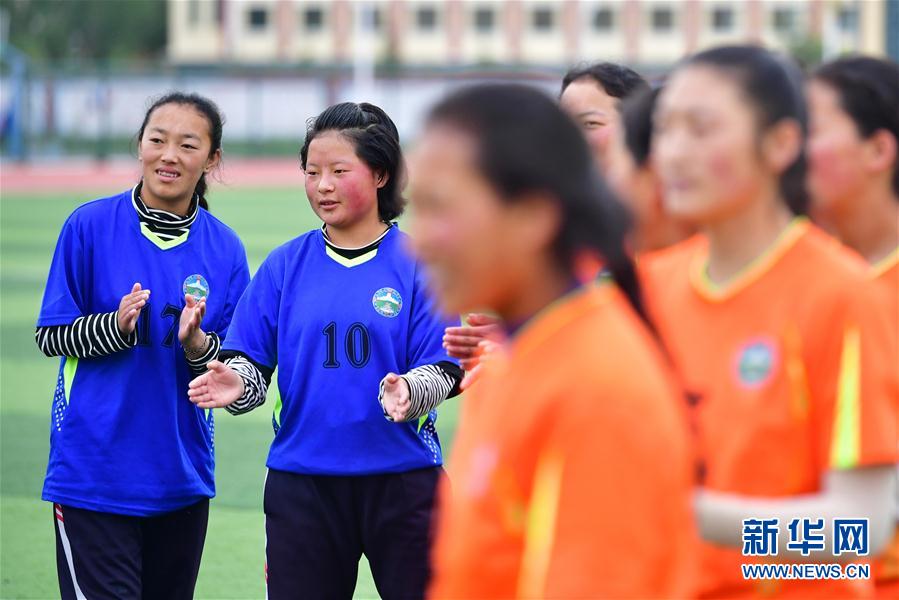（體育·專題）（18）足球——踢球吧！草原女孩
