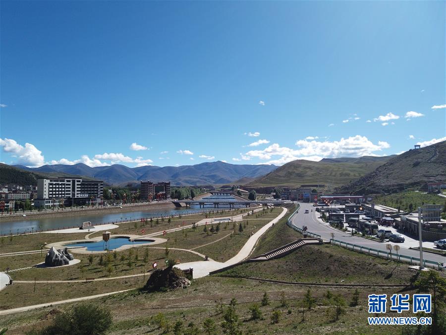 (圖文互動(dòng))(1)云端鋪就幸福路——四川甘孜州脫貧奔小康一線見聞