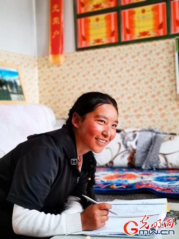 挪窮窩，拔窮根——青海澤庫移民安置點里的新生活