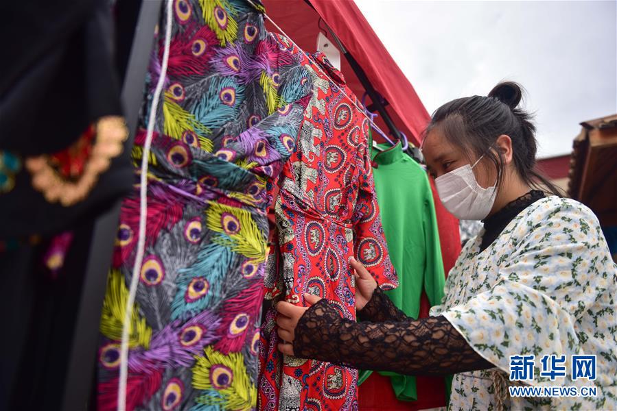 (走向我們的小康生活)(7)德吉村:黃河岸邊的美麗嬗變