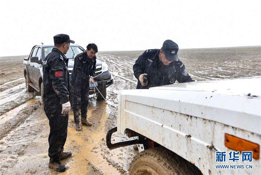 （圖文互動(dòng)）（4）記者手記：可可西里，“挪”向“藏羚羊大產(chǎn)房”的14個(gè)半小時(shí)