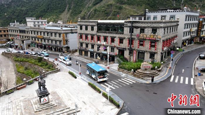 四川稻城:“三效合一”讓草原濕地變“金山銀山”