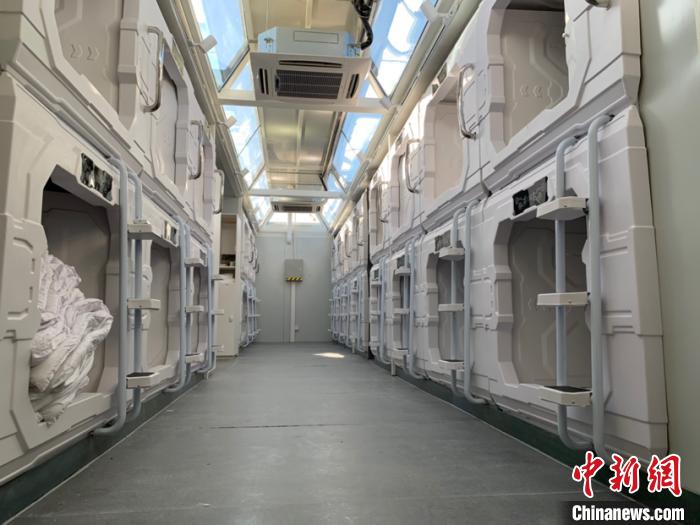 圖為火星營地“太空艙”。　孫睿 攝