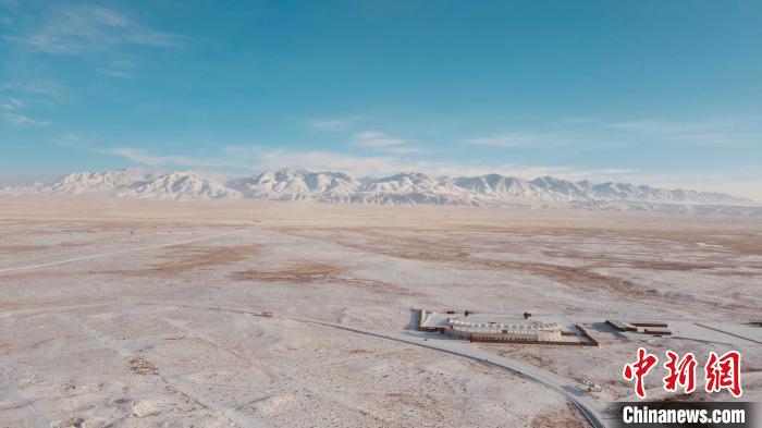 圖為冬季茶卡天空壹號(hào)景區(qū)。　李江寧 攝