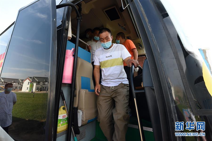 （新華全媒+）（19）千里“挪窩”，踏實(shí)開啟新生活