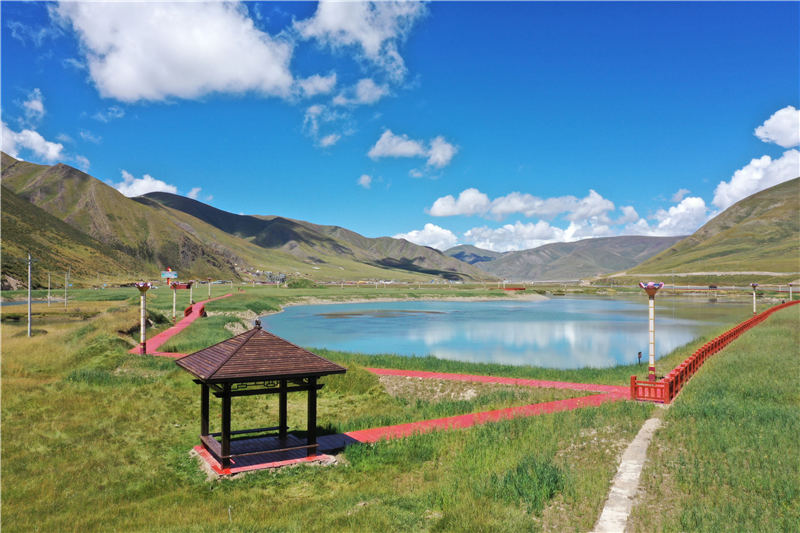 宜牛二村砂場生態(tài)修復(fù)后狀況。甘孜州石渠生態(tài)環(huán)境局供圖