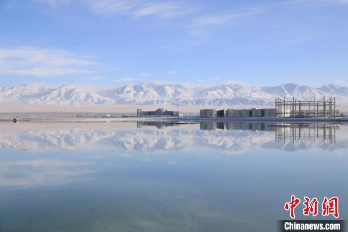 圖為鹽湖景色。　馬翔 攝