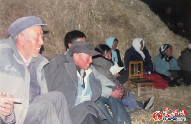 青藏高原上的電影放映員 ——記2021年10月“中國好人榜”誠實守信好人許國強(qiáng)