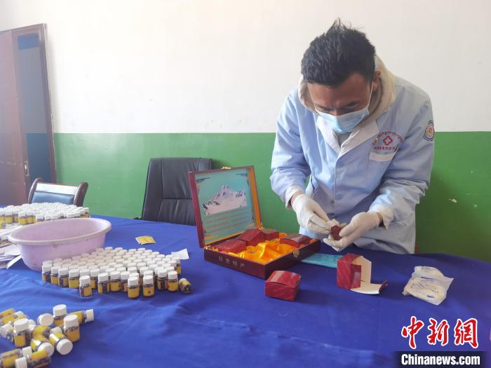 長江源頭:仁心“拉吉”守護“天邊”牧人