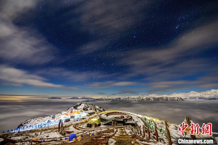牛背山星空。　黃業(yè)文 攝