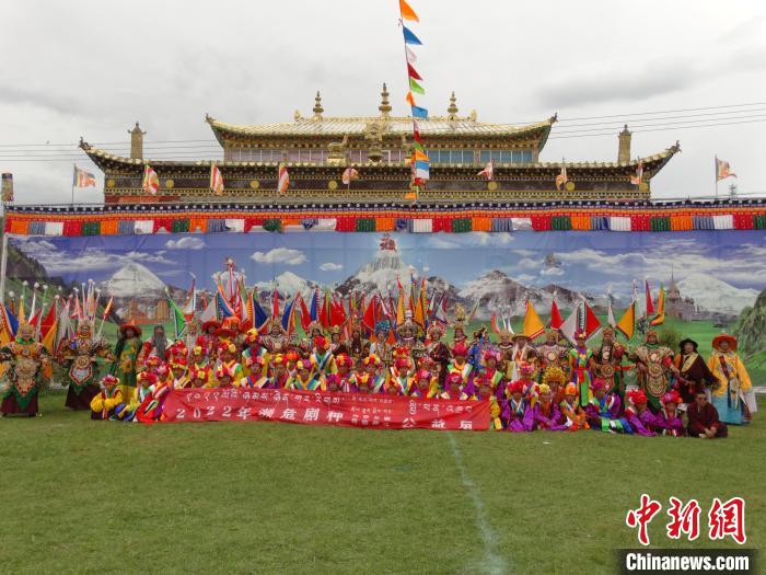 圖為全體演員合影?！“喱斂h文體旅游廣電局 供圖