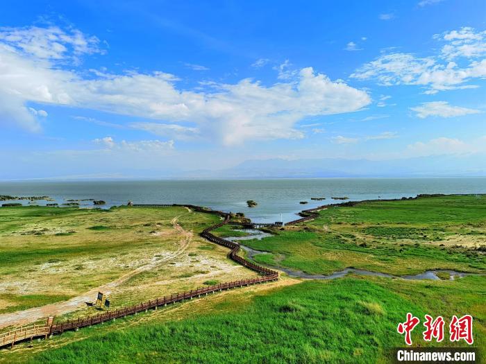 圖為航拍都蘭湖國家濕地公園?！∑钤鲚?攝