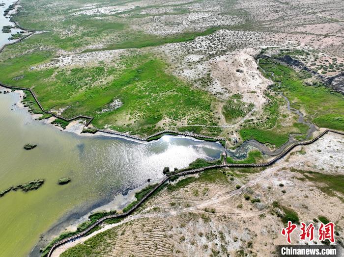 圖為航拍都蘭湖國家濕地公園。　祁增蓓 攝