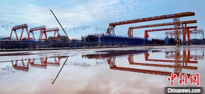 成蘭鐵路高原段T梁發(fā)運(yùn)全部完成?！≈需F八局 供圖