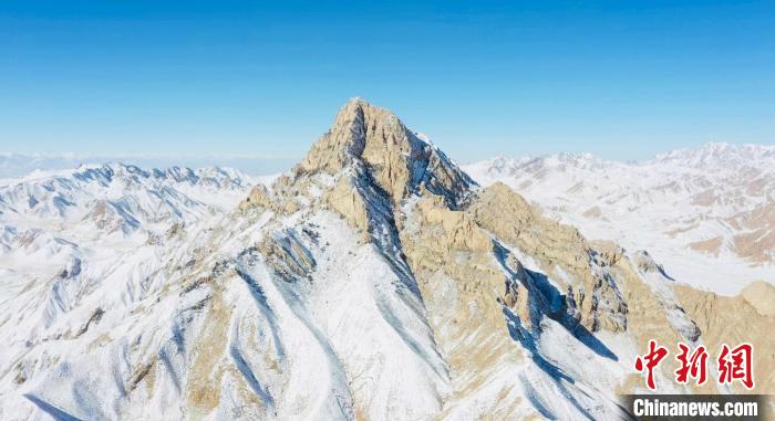 圖為山川被白雪覆蓋?！《继m縣融媒體中心供圖