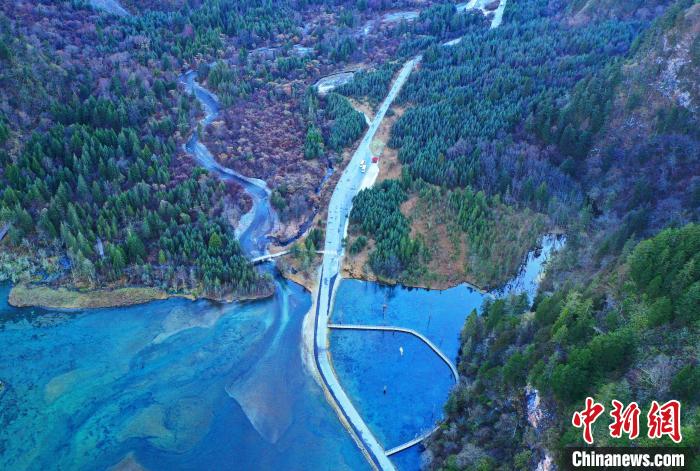 畢棚溝景區(qū)風(fēng)光?！“苍?攝