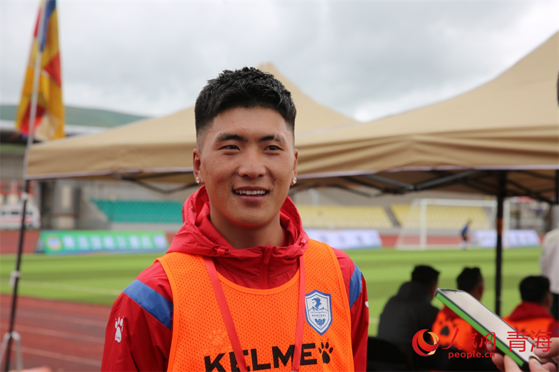 年輕的球員。人民網(wǎng) 馬可欣攝